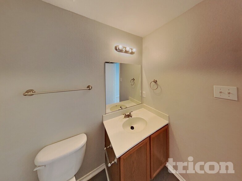 Building Photo - 1412 Castle Ridge Rd