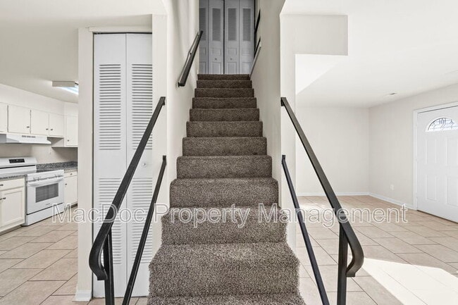 Building Photo - 129 Hickok Cir