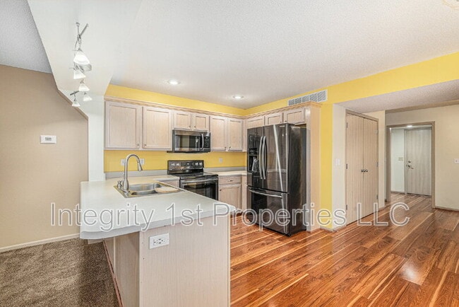 Building Photo - 4448 NE 83rd Terrace