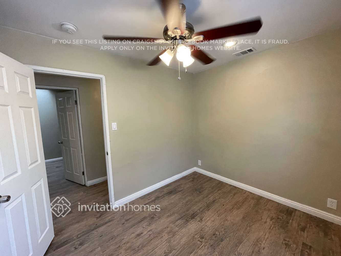 Building Photo - 3924 W 104th St