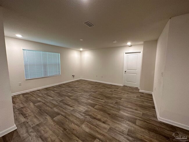 Building Photo - 5911 Laurel Oak Dr