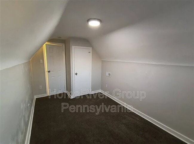Building Photo - 881 Miller Ave