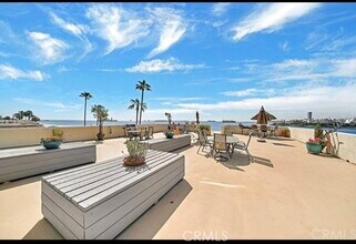 Building Photo - 1174 E Ocean Blvd