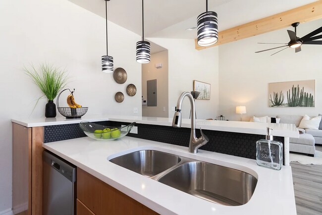 Building Photo - Tower View Contemporary Flats - Single Story