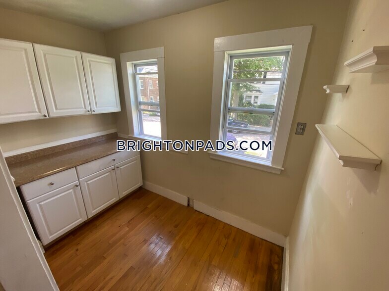 Building Photo - 28 Claymoss Rd