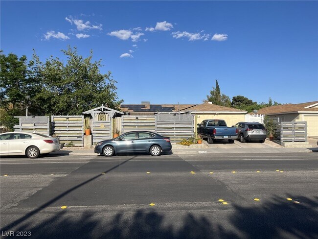 Primary Photo - 5254 Wilbur St