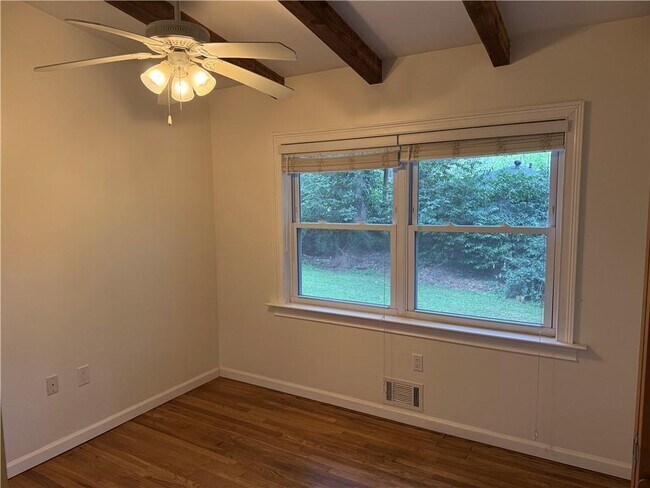 Building Photo - 3544 Raymond Dr