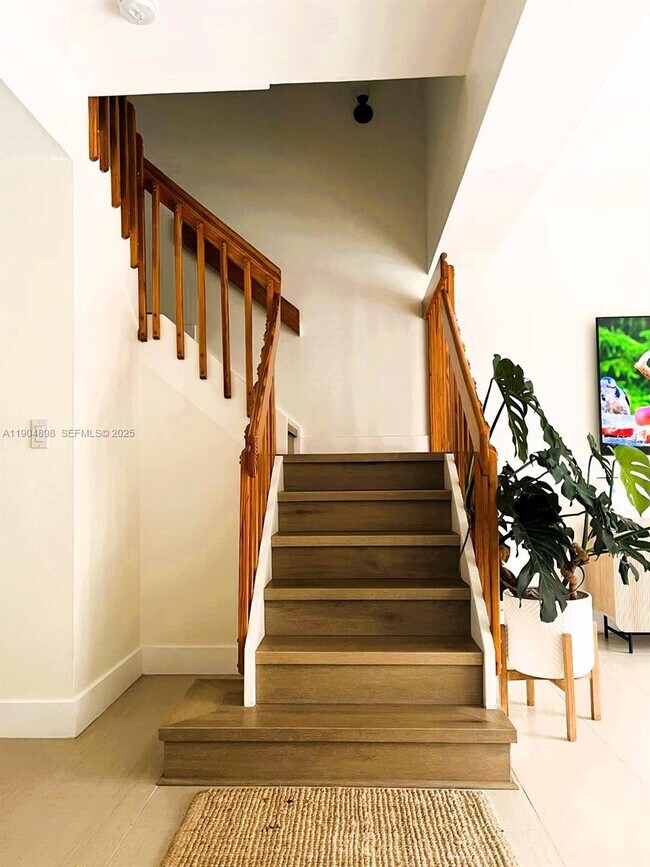 Building Photo - 14305 SW 57th Ln