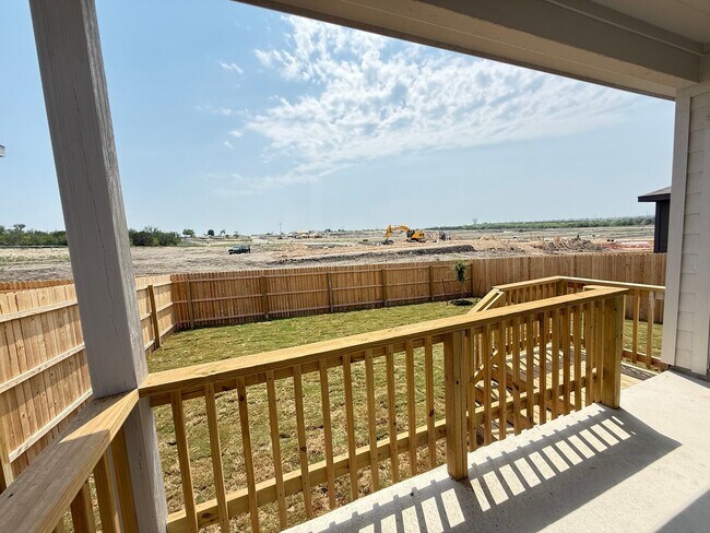 Building Photo - Brand New Lennar Home | 4 Bed | 3.5 Bath |...