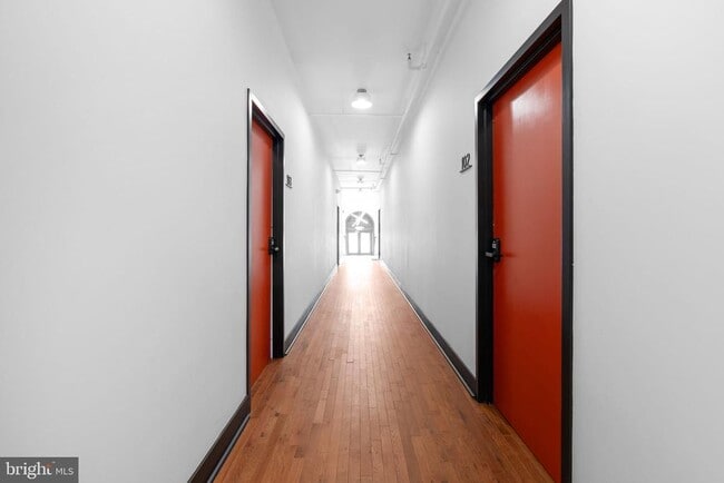 Building Photo - 240 Hermitage St