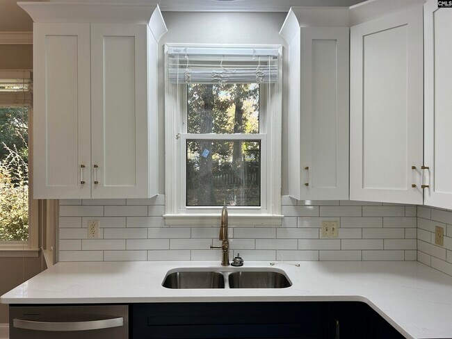 Building Photo - 305 Dean Hall Ln