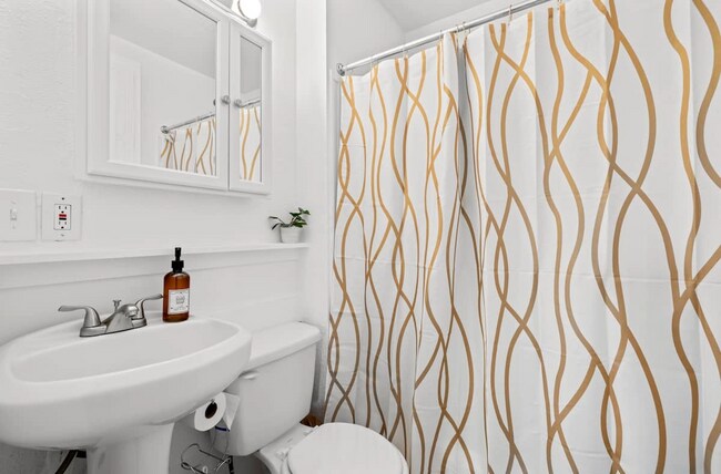 Building Photo - 1905 5th St S