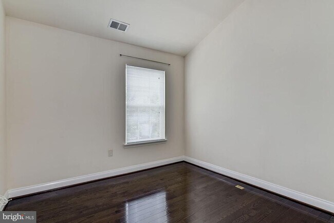 Building Photo - 122 Elmcroft Blvd