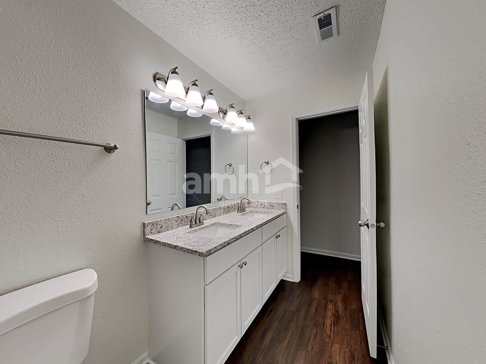 Building Photo - 15532 Outside Trail