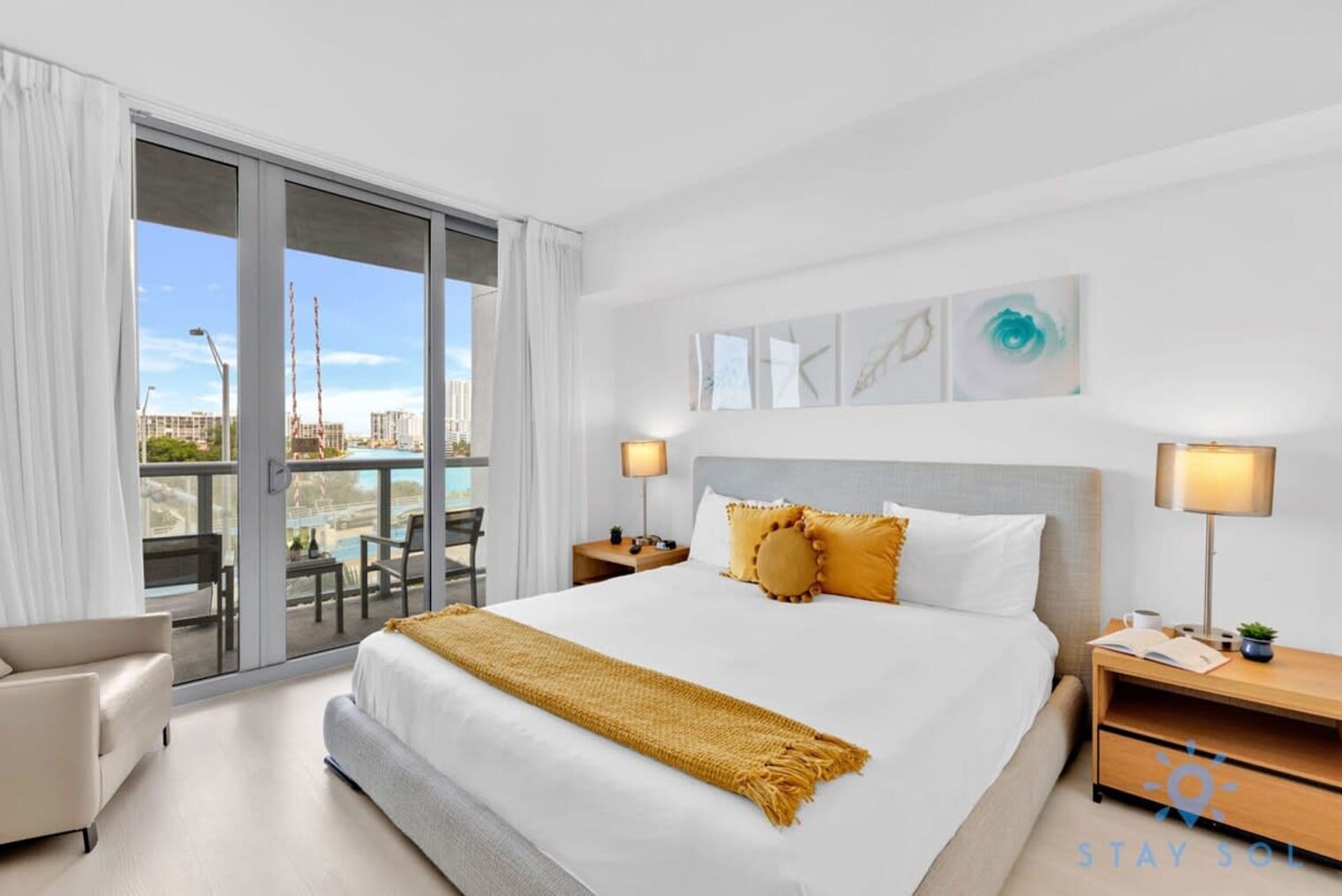 Building Photo - 2602 E Hallandale Beach Blvd