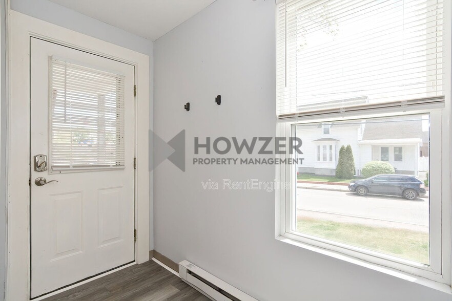 Building Photo - 127-127 Park St