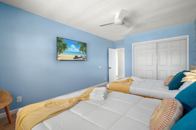 Building Photo - 84 21st Terrace SE