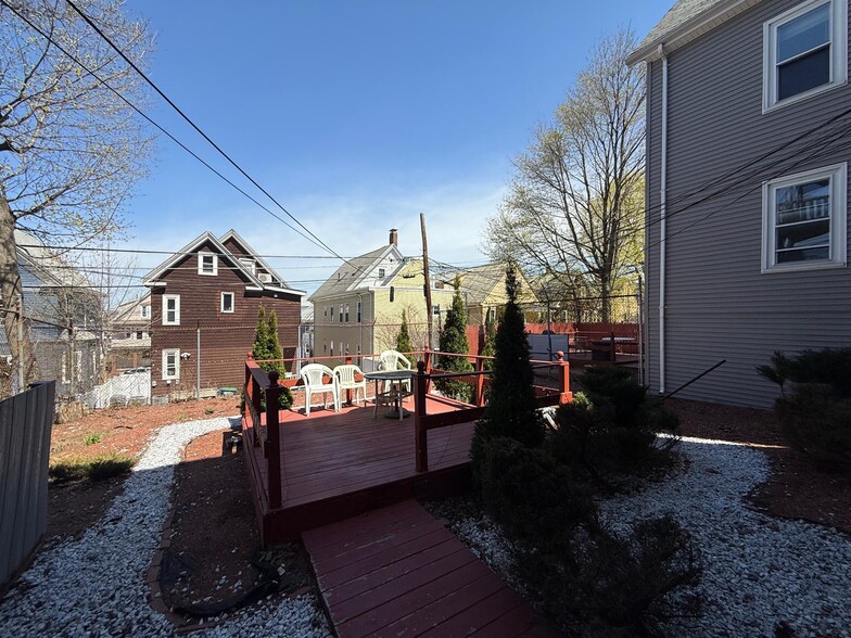 Building Photo - 235A Highland Ave