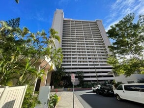 Building Photo - Summer Palace- 20th Floor- 1 bed 1 bath 1 ...