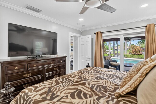 Building Photo - 728 Waterway Dr
