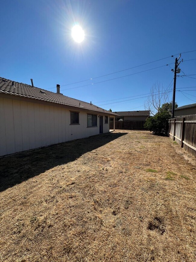 Building Photo - 3+2 in Golden Hills East COMING SOON!