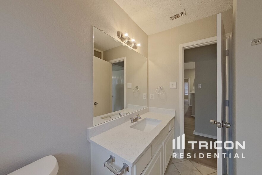 Building Photo - 6429 Riverwater Trail