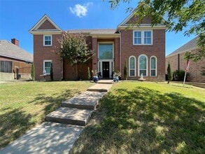Building Photo - 8117 Sunscape Ln S