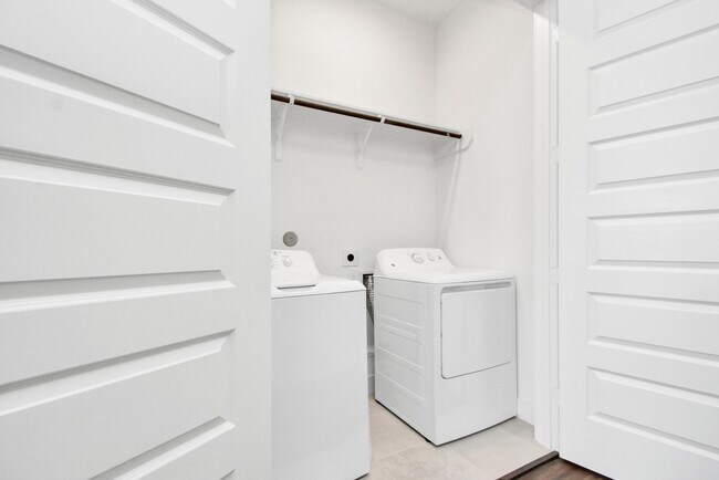 Building Photo - 708 Strawberry Pines Ct