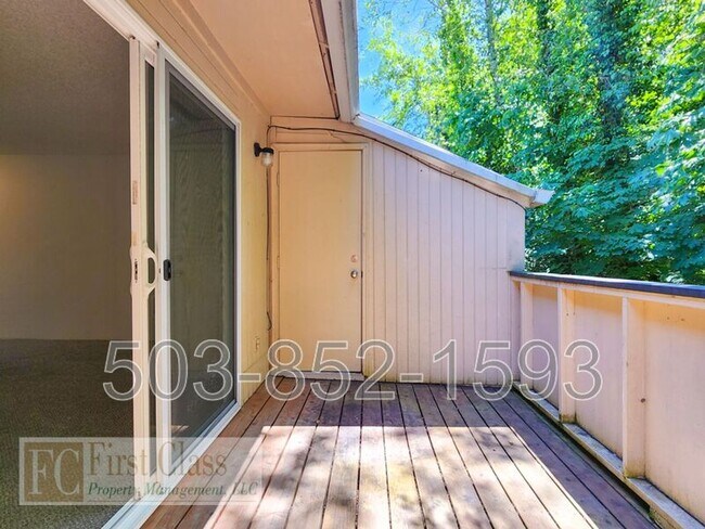 Building Photo - 3648 SW Beaverton Hillsdale Hwy