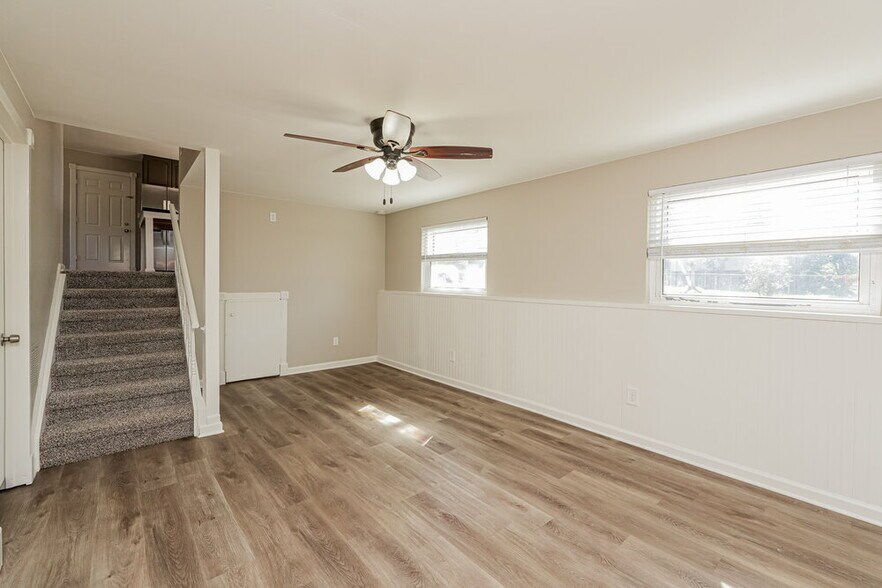 Building Photo - 4945 Manzana Dr