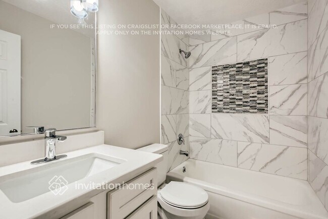 Building Photo - 11093 Mandarin Station Dr E