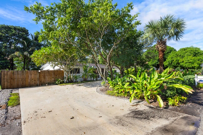 Building Photo - 170 NW 7th St