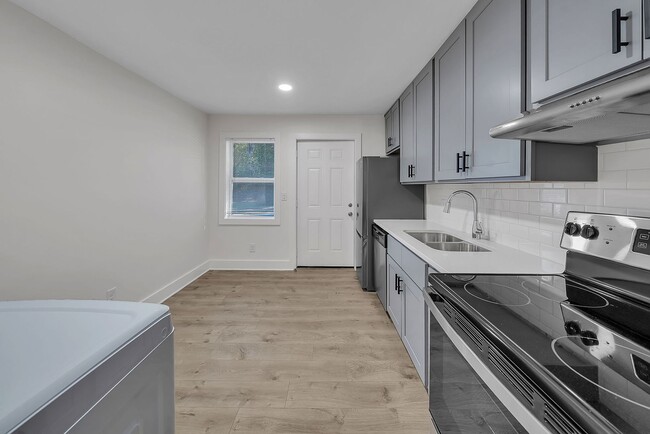 Building Photo - 510 E Branch St