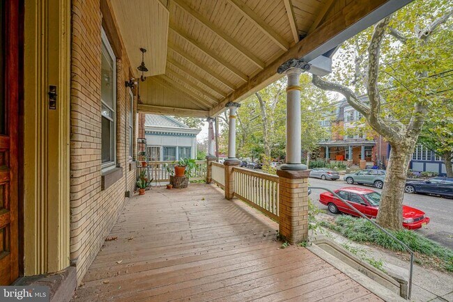 Building Photo - 1119 S 46th St