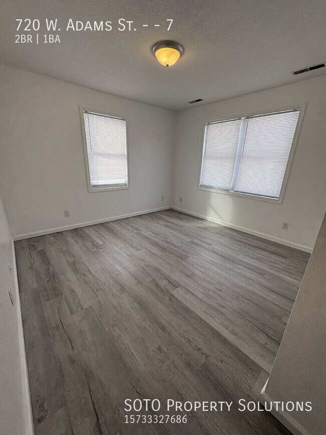 Building Photo - 720 W Adams St