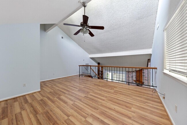 Building Photo - 2430 Long Reach Dr