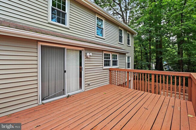 Building Photo - 5847 New England Woods Dr