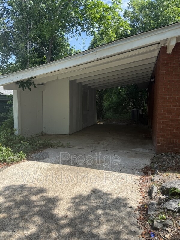 Building Photo - 4549 Sims St