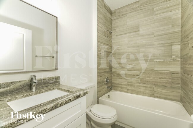 Building Photo - 301 Cimarron Ct