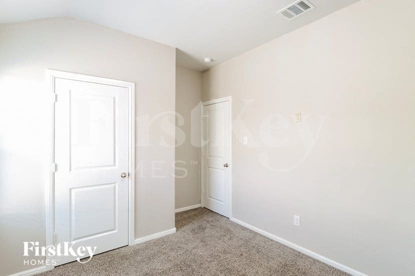 Building Photo - 4624 Corktree Ln