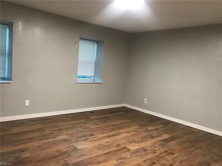 Building Photo - 5775 W Hastings Arch