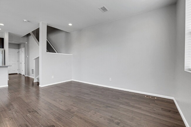 Building Photo - $2,750.00, 3 bed, 2.5 bath located in Denver