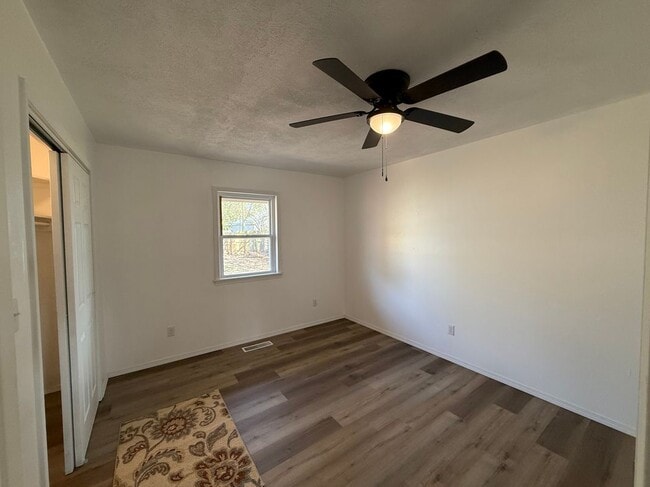 Building Photo - 152 Rea St