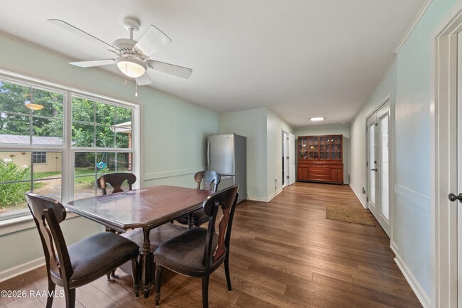 Building Photo - 140 Orangewood Dr