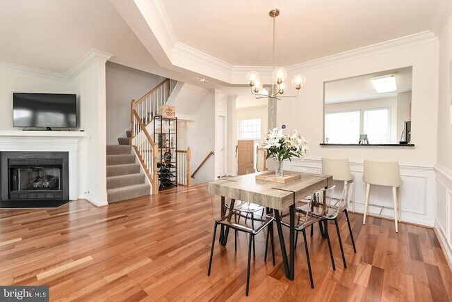 Building Photo - 829 Valemount Terrace NE