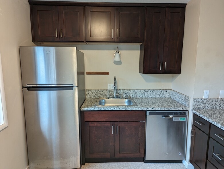 Stainless appliances - 1626 Southeast Lexington Street
