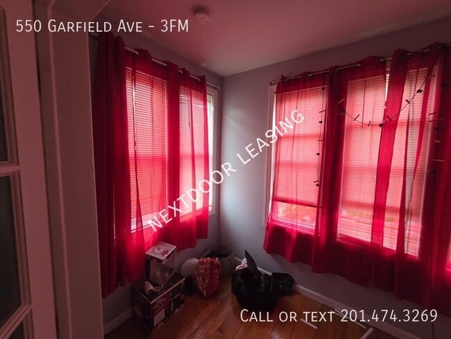 Building Photo - 550 Garfield Ave