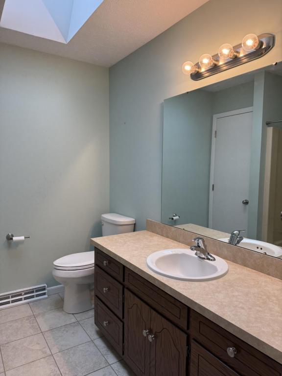 Building Photo - 1762 Pine Cove