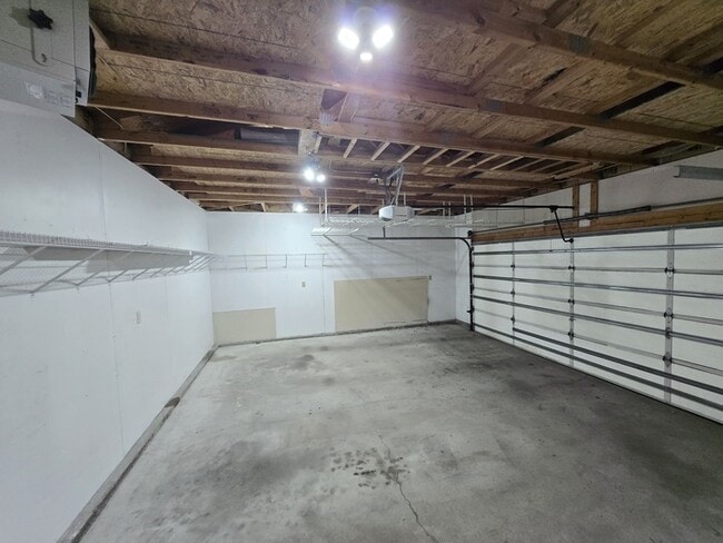 Building Photo - 5038 W Elm Ct