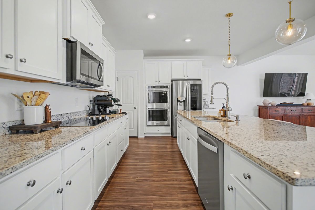 Building Photo - 5768 Heathland Terrace